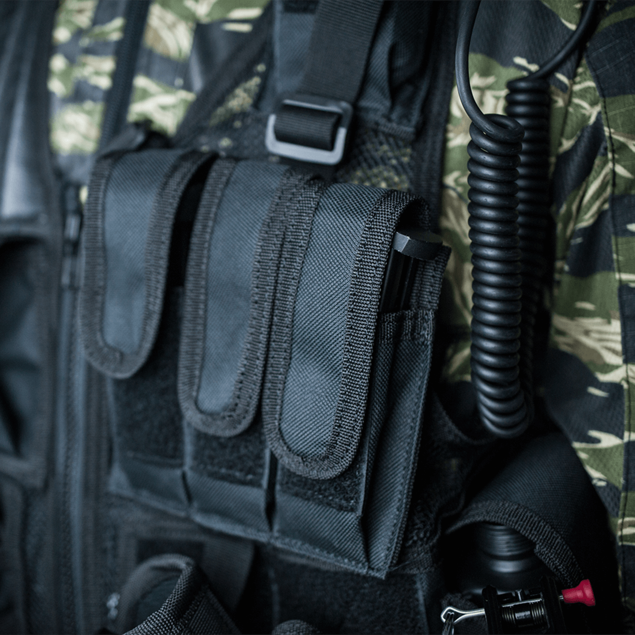 Valken Cross Draw Vest (Adult)- Black